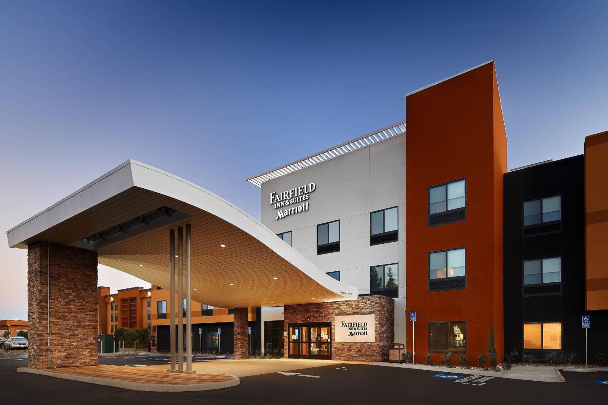Fairfield Inn & Suites By Marriott Fresno Yosemite International Airport Exterior photo